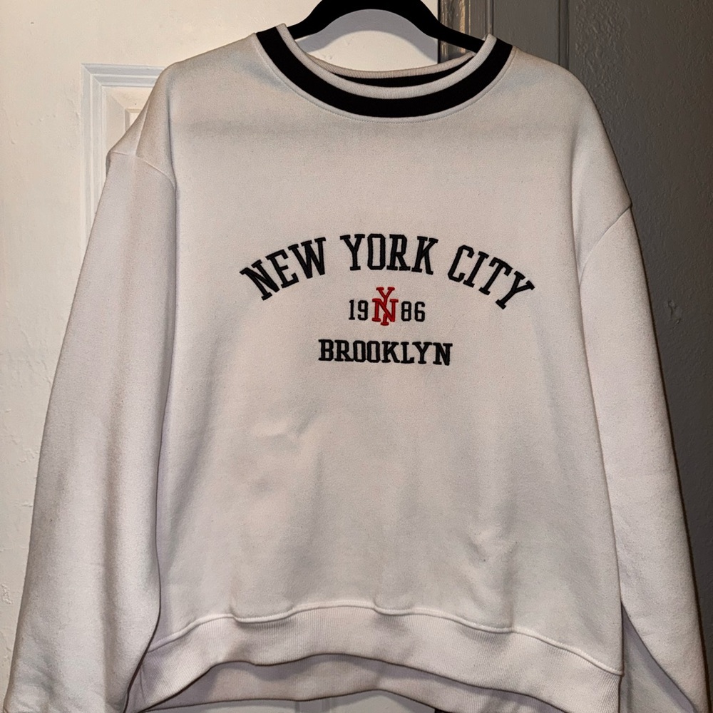 CALI 1850 White Sweatshirt with Black Accents XL